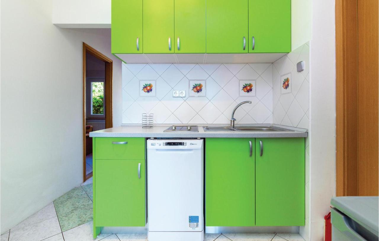 Beautiful Apartment In Crikvenica With Kitchen Ngoại thất bức ảnh