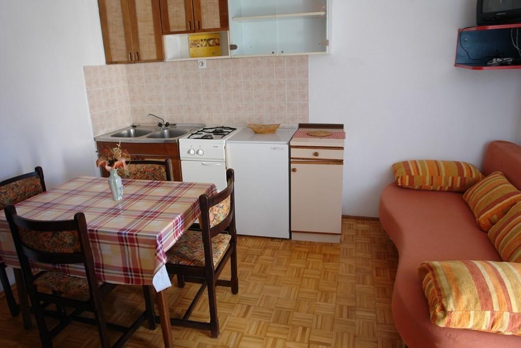 Beautiful Apartment In Crikvenica With Kitchen Phòng bức ảnh