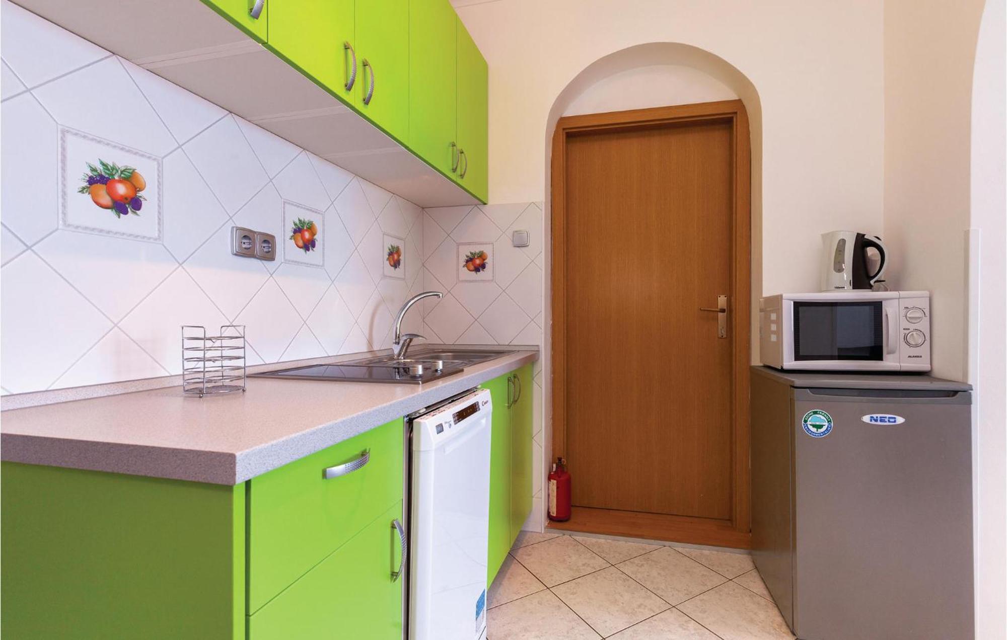 Beautiful Apartment In Crikvenica With Kitchen Ngoại thất bức ảnh
