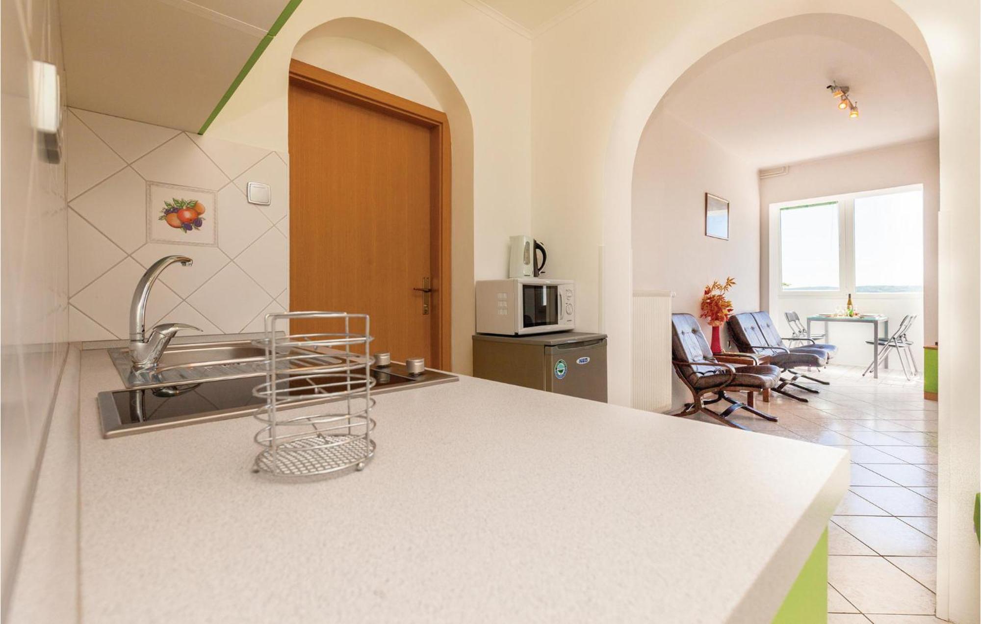Beautiful Apartment In Crikvenica With Kitchen Ngoại thất bức ảnh